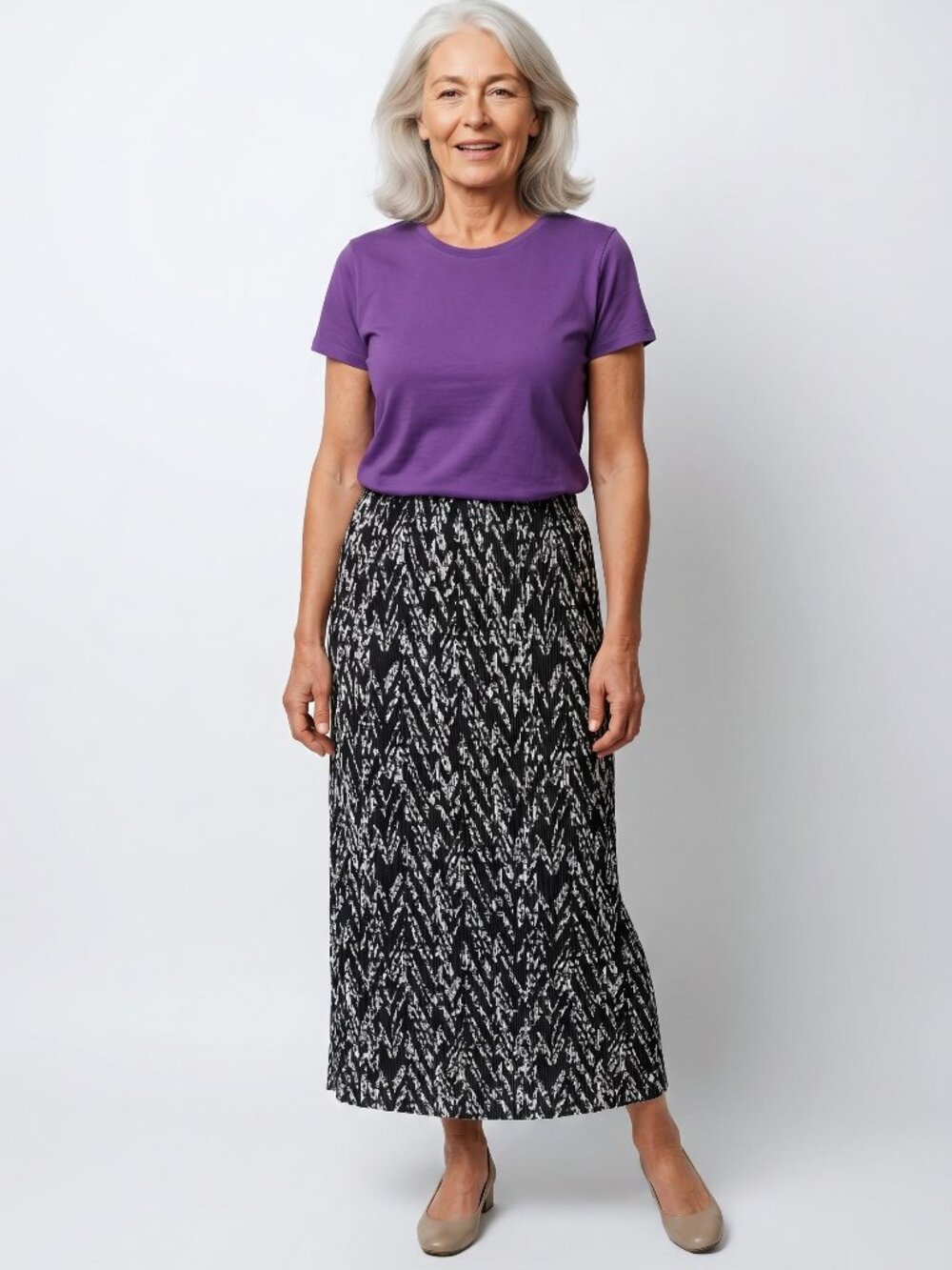 Chico's Easywear Travelers skirt Black and white crinkle skirt Long 2 M/L